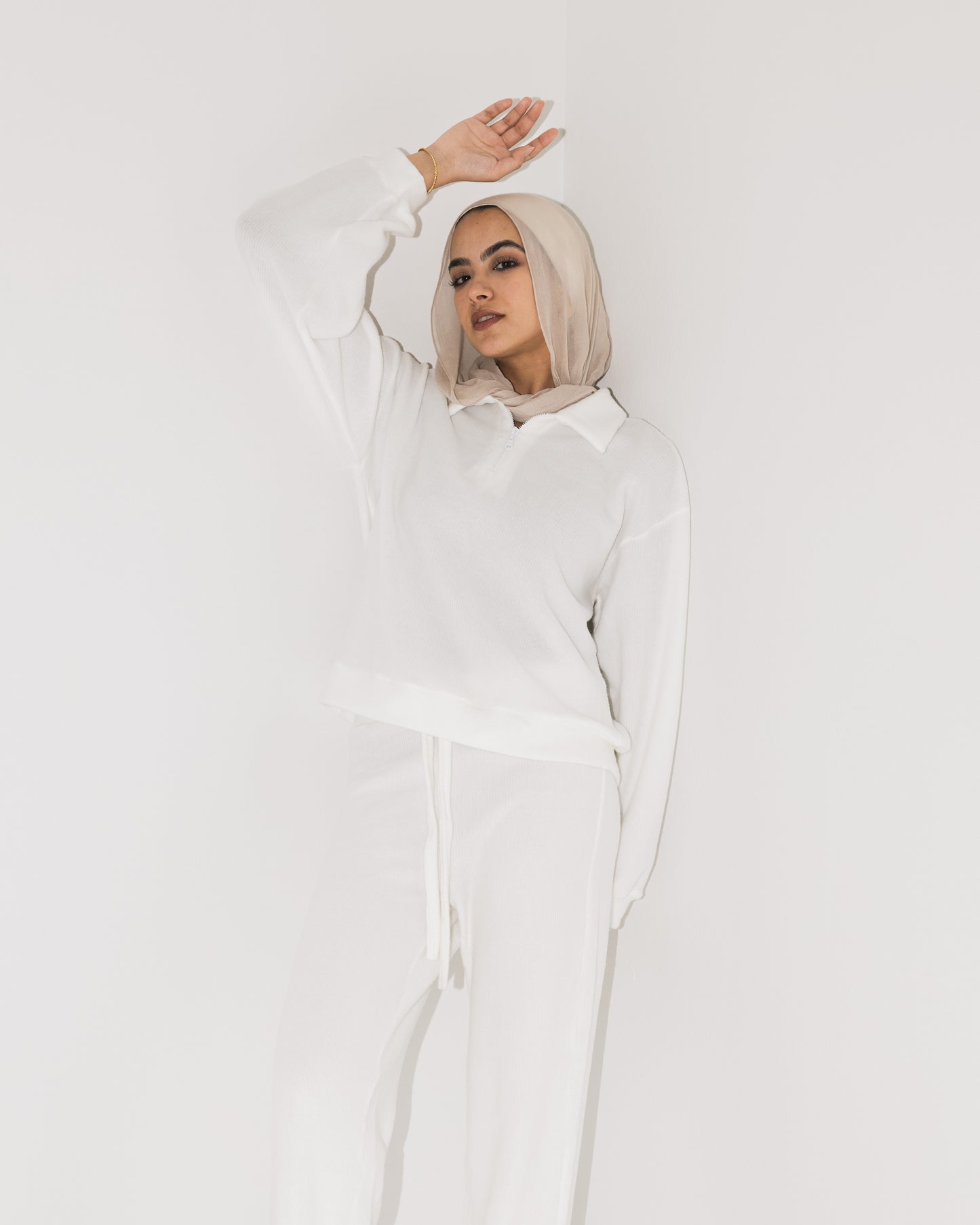 White-Knitted Oversized Sweatshirt